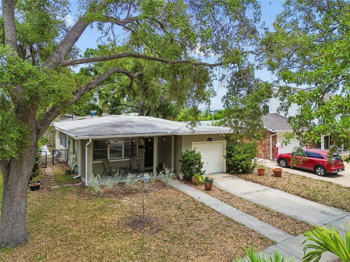 621 E Davis Blvd., Tampa, FL 33606