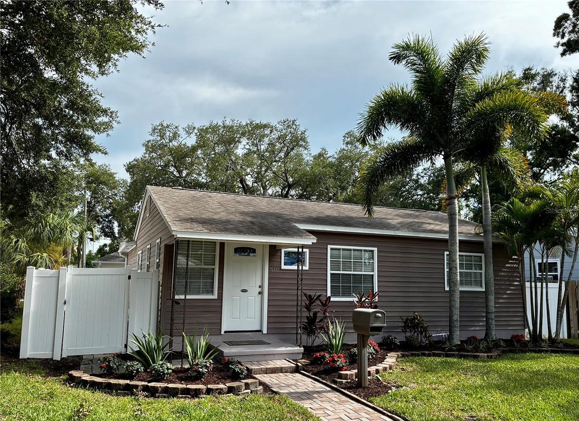 810 52nd Ave., St Petersburg, FL 33703