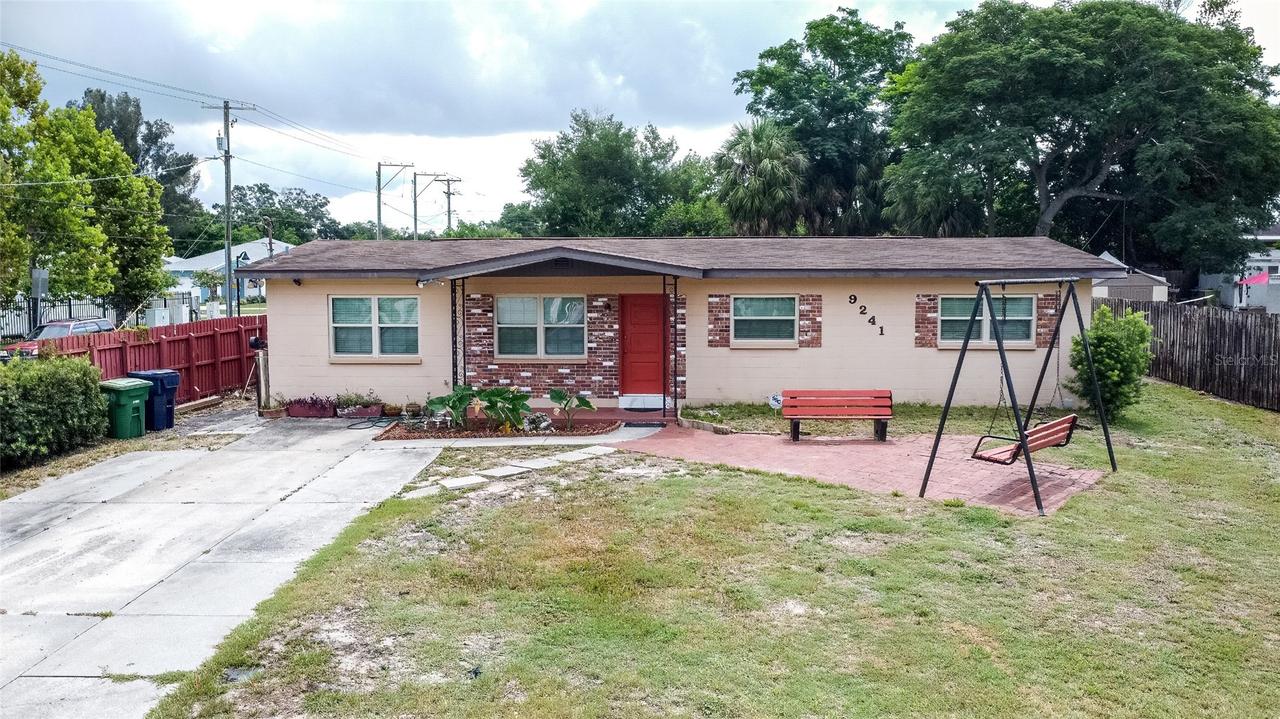 9241 N 52nd St., Tampa, FL 33617