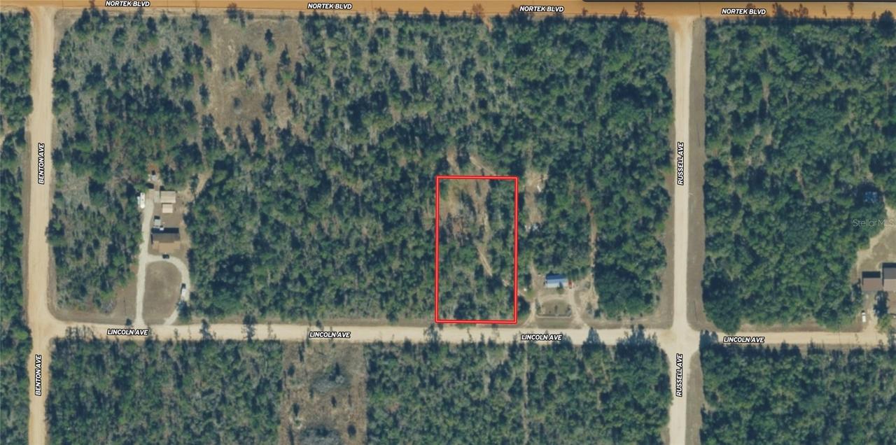 Lincoln Ave., Alford, FL 32420