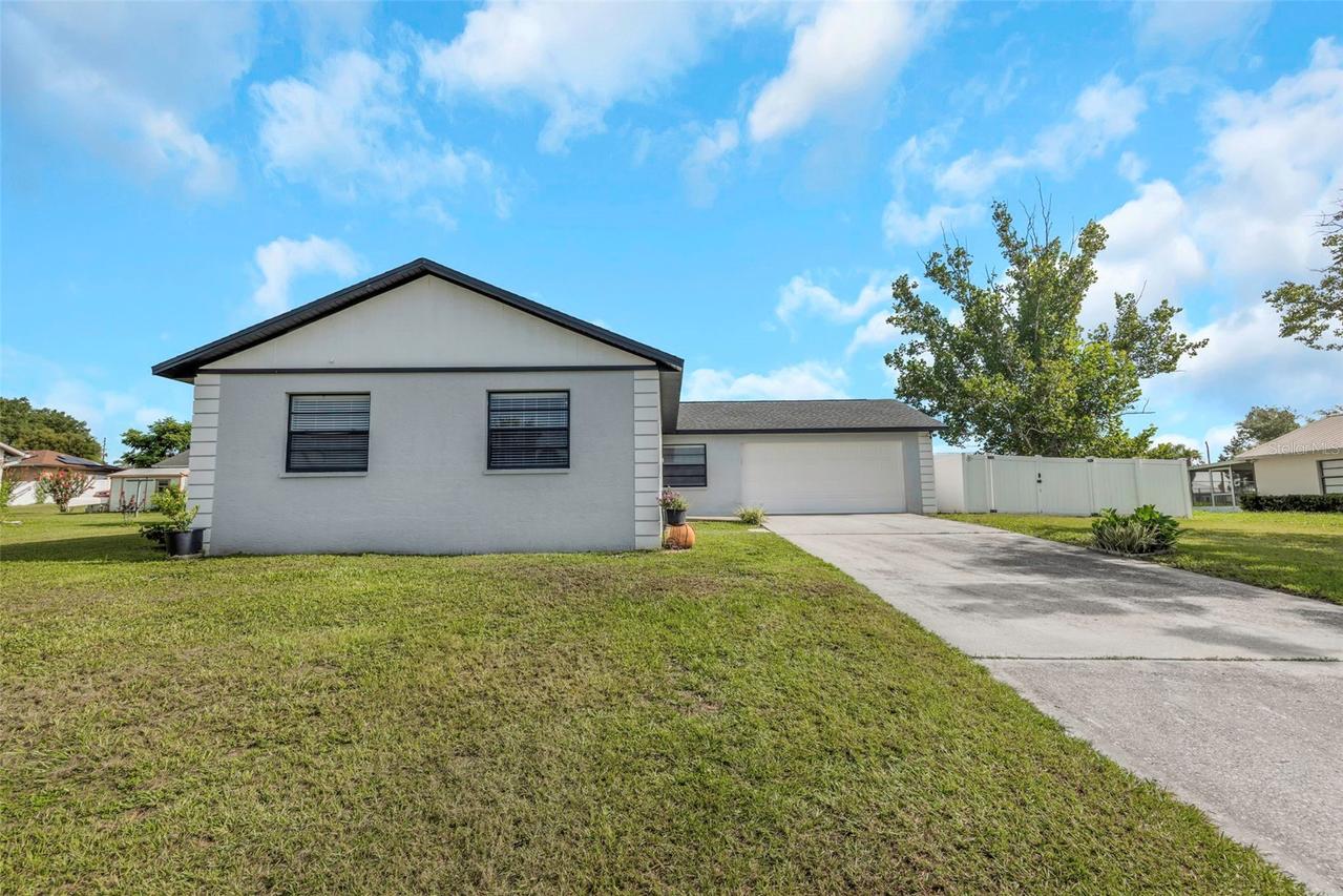 38811 James Ct., Zephyrhills, FL 33540