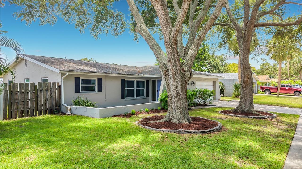 1405 Overcash Dr., Dunedin, FL 34698