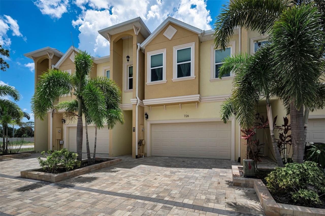 726 Grand Cypress Ln., Tarpon Springs, FL 34689