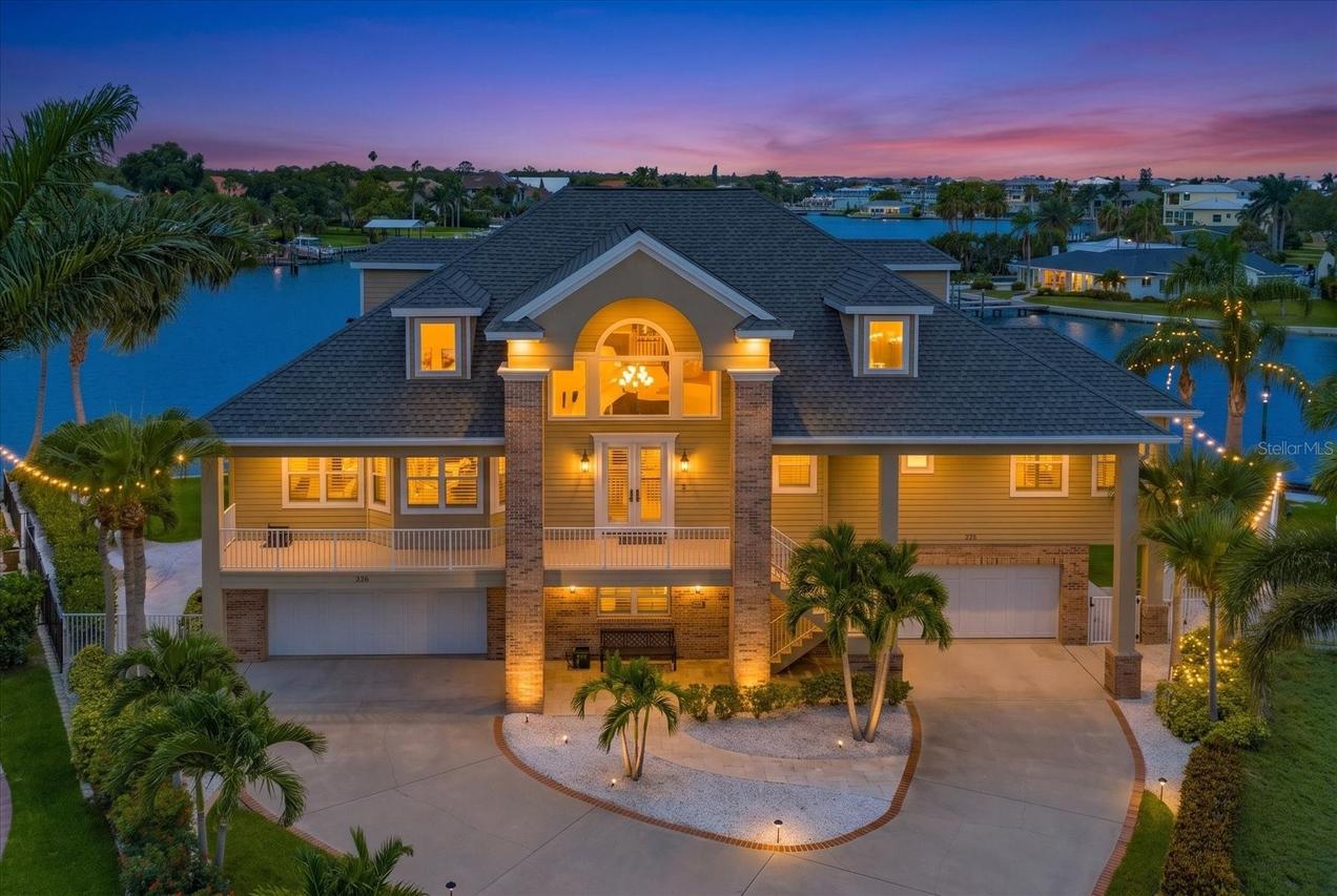 226 Poinciana Ln., Largo, FL 33770