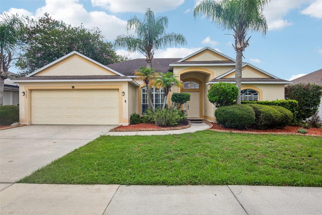 2302 Towering Oaks Cir., Seffner, FL 33584