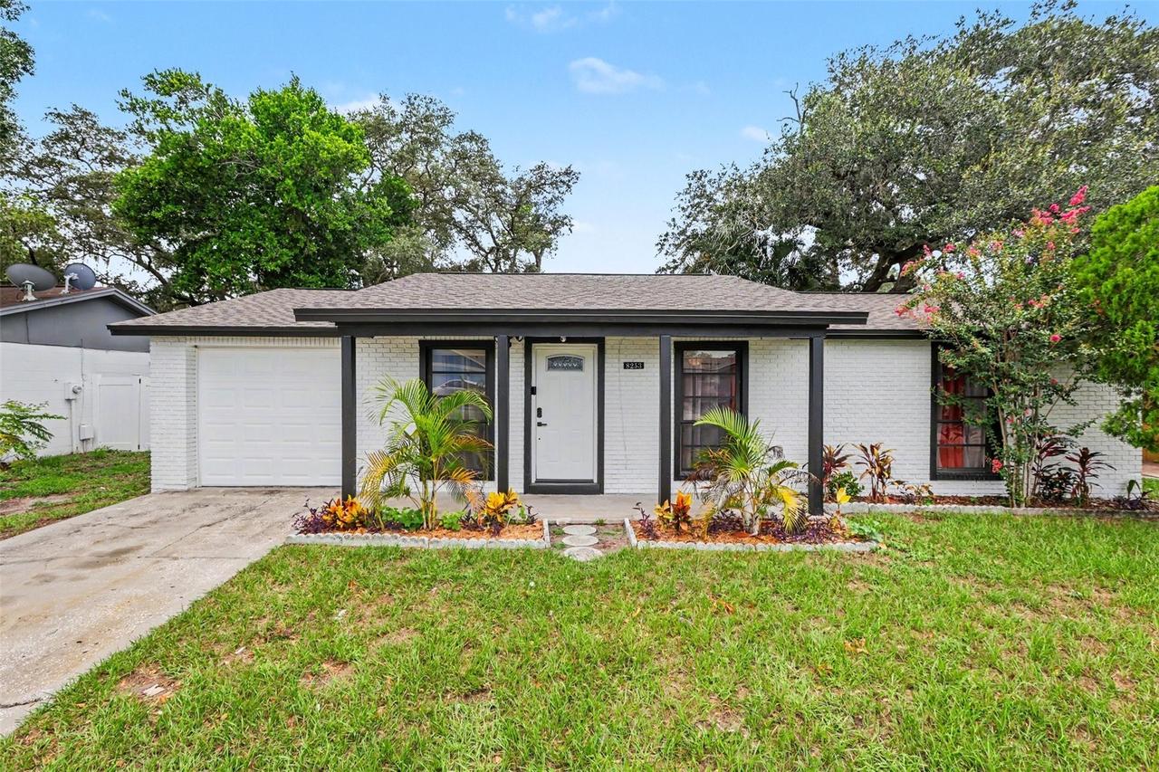8253 Greenleaf Cir., Tampa, FL 33615