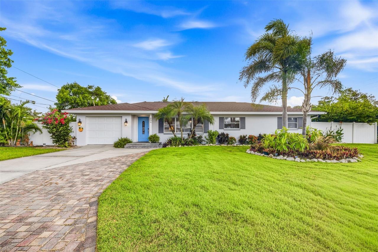 894 Joan St., Dunedin, FL 34698