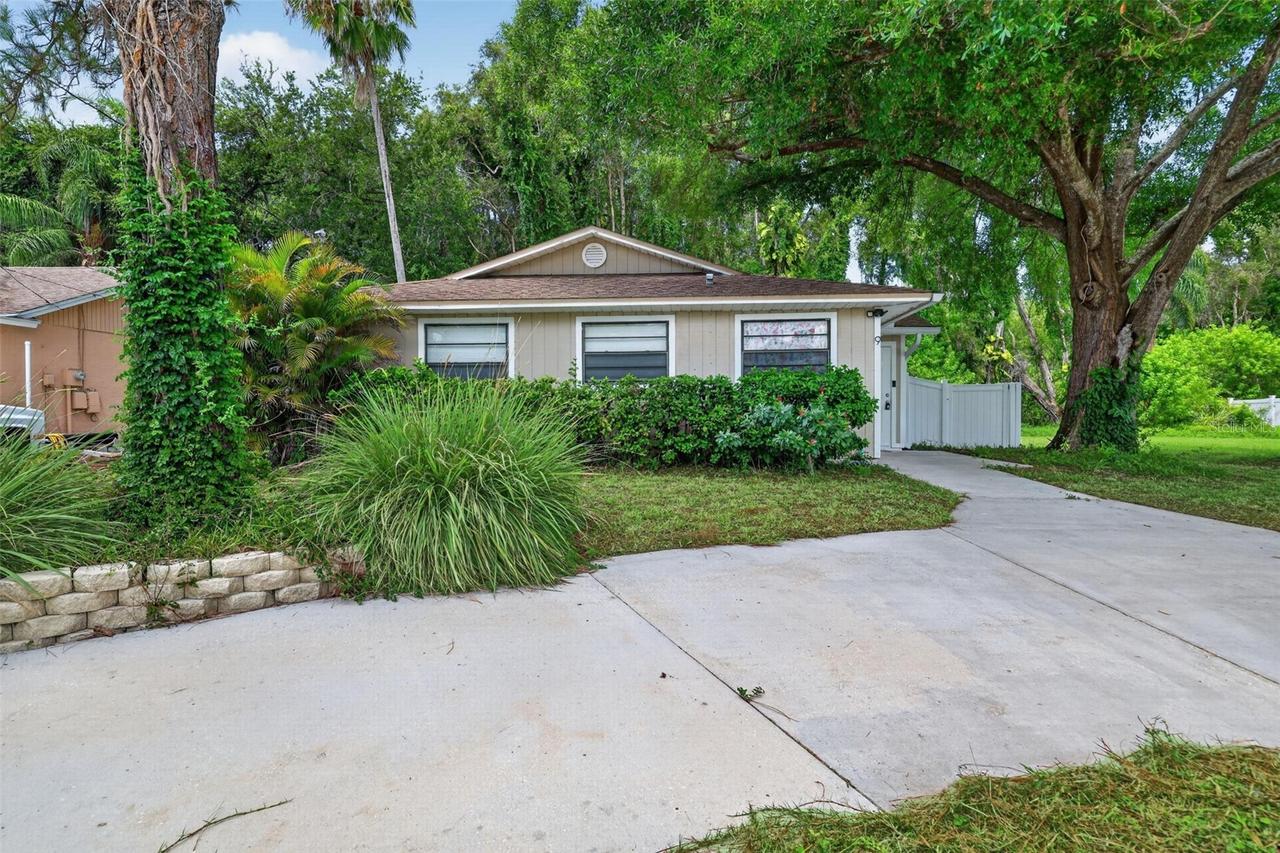 9 Freshwater Dr., Palm Harbor, FL 34684