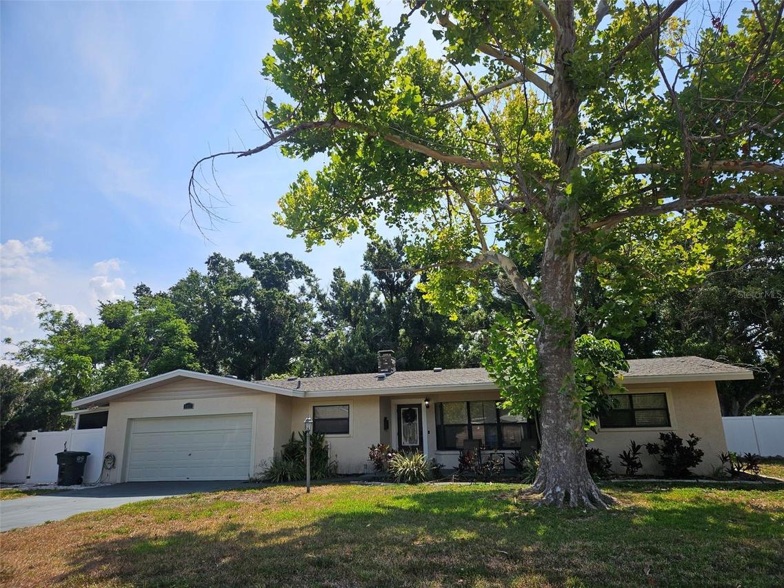 1417 27th St., Bradenton, FL 34205