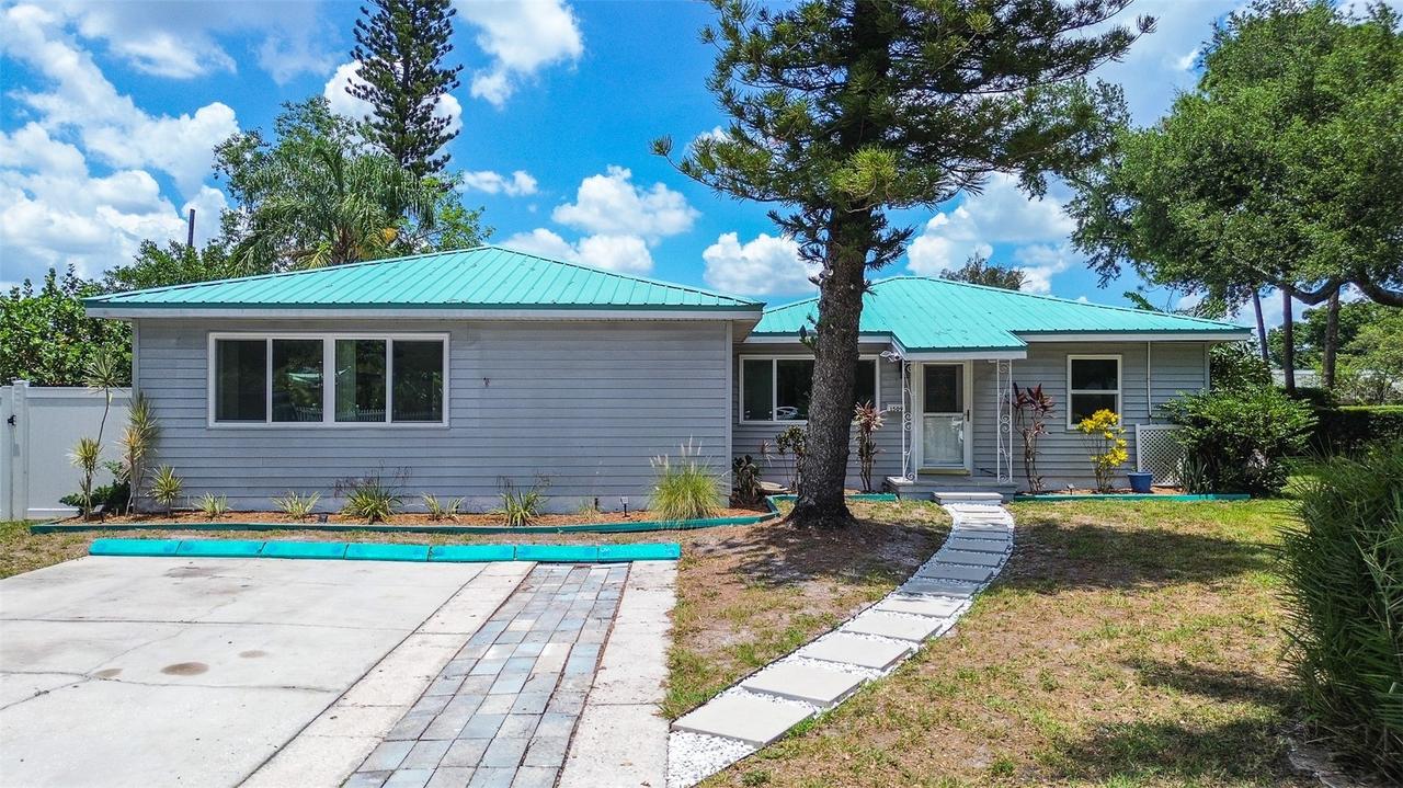 1509 Canterbury Rd., St Petersburg, FL 33710