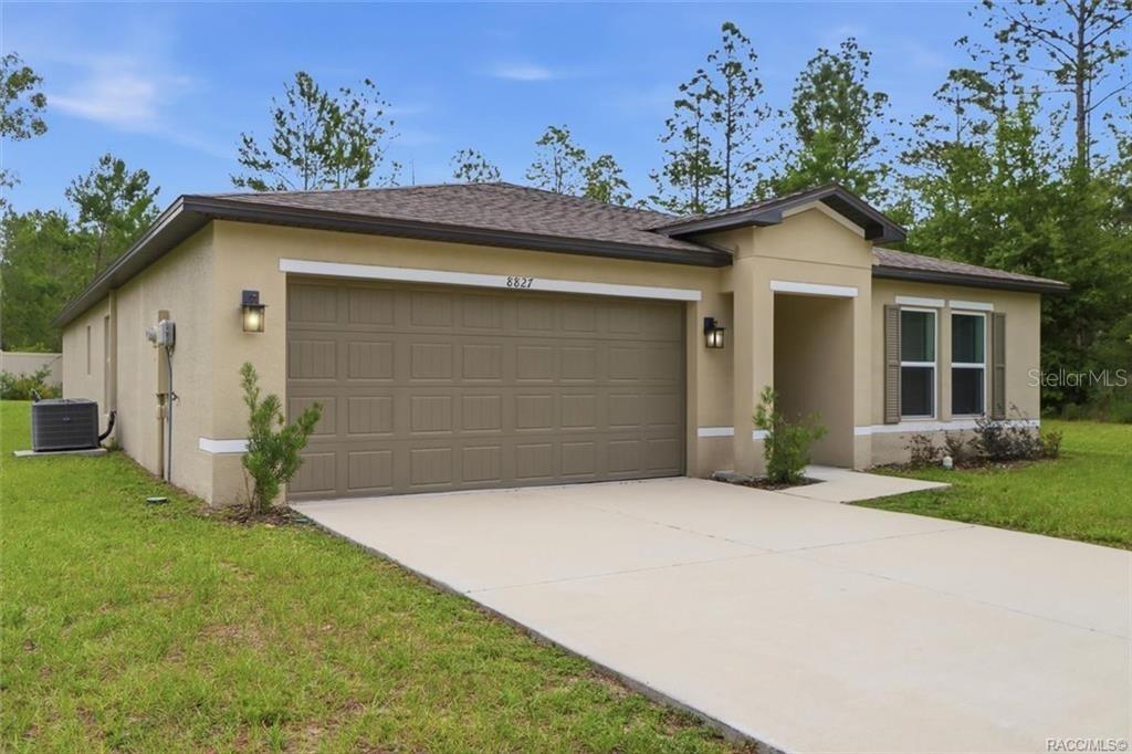 8827 N Vienna Dr., Dunnellon, FL 34433
