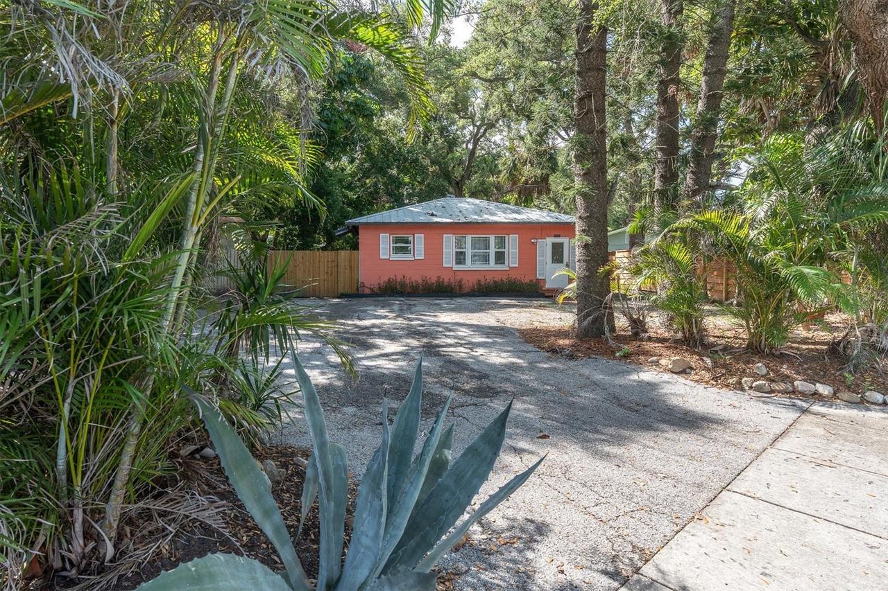 2925 Park St., St Petersburg, FL 33710