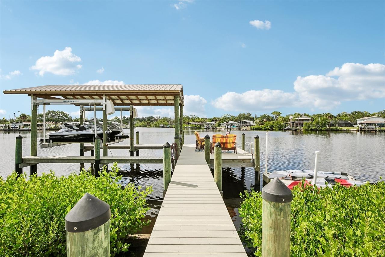 806 Blue Heron Blvd., Ruskin, FL 33570