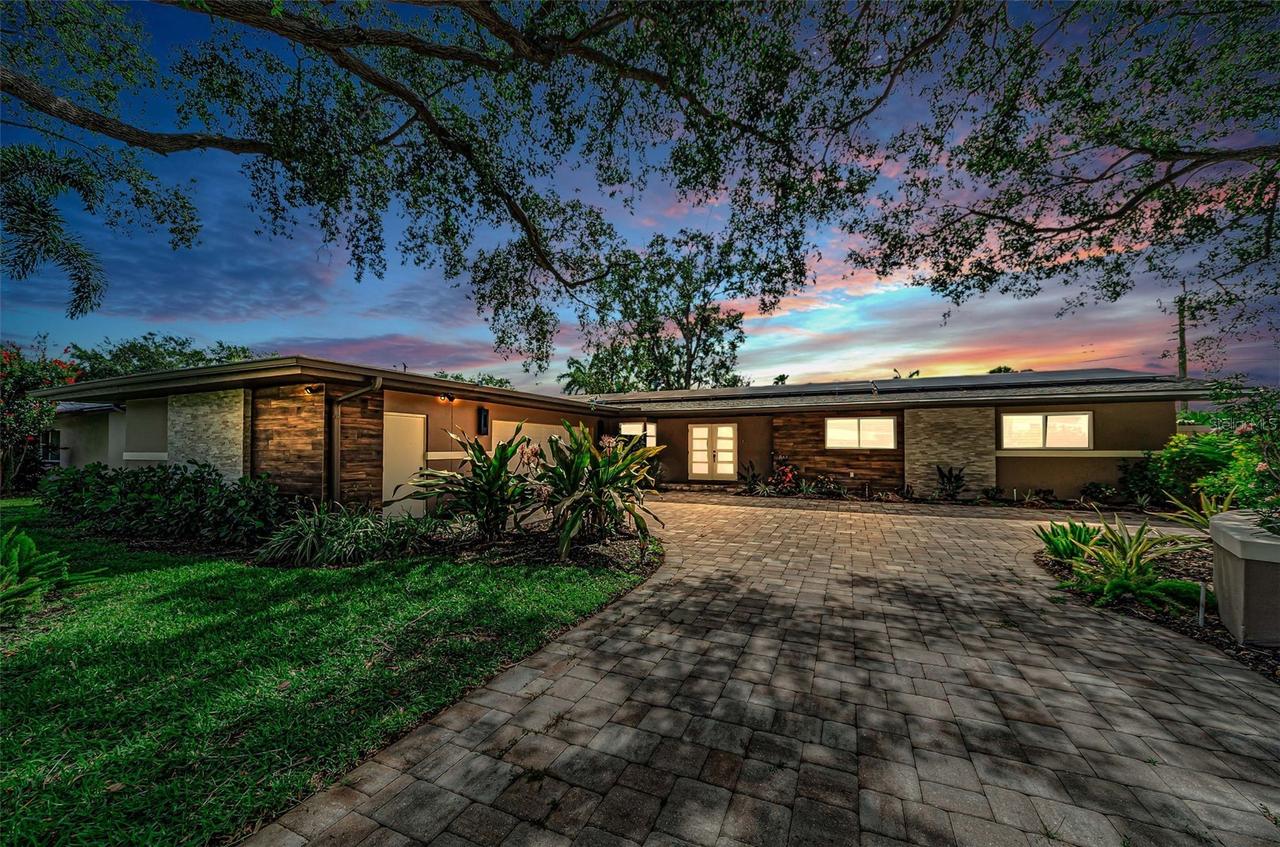 861 Rafael Blvd., St Petersburg, FL 33704