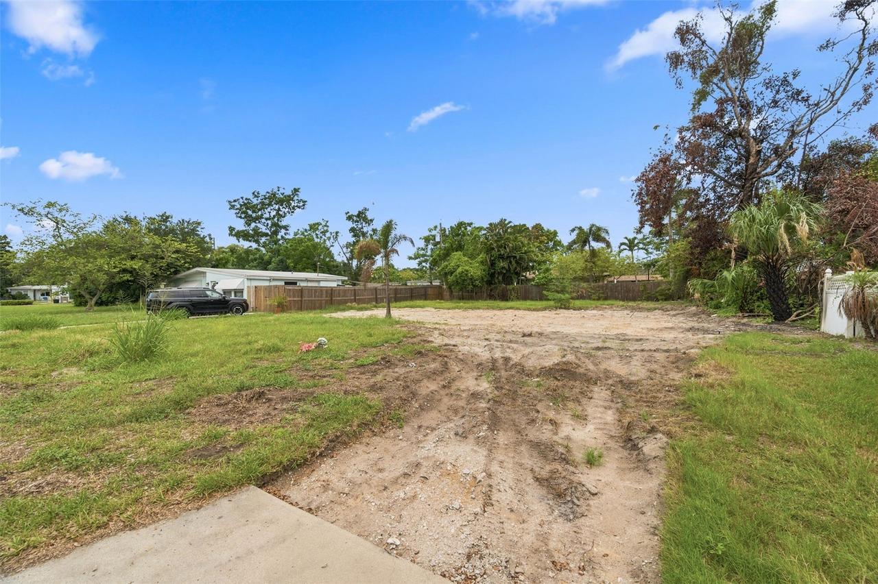 3963 Neptune Dr., St Petersburg, FL 33705