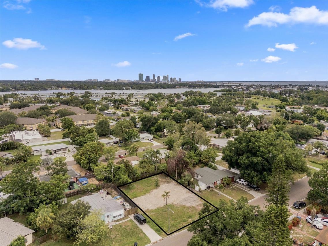 3963 Neptune Dr., St Petersburg, FL 33705
