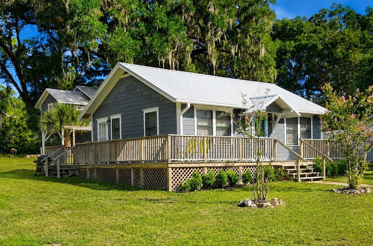 18758 NW 243rd Ter., High Springs, FL 32643