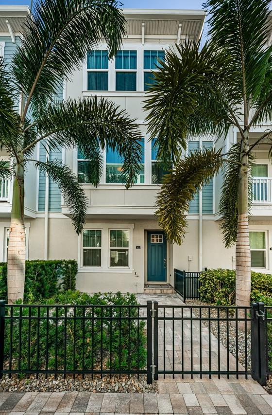 815 Burlington Ave., St Petersburg, FL 33701