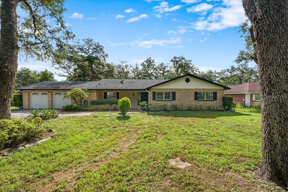 12301 N 53rd St., Temple Terrace, FL 33617