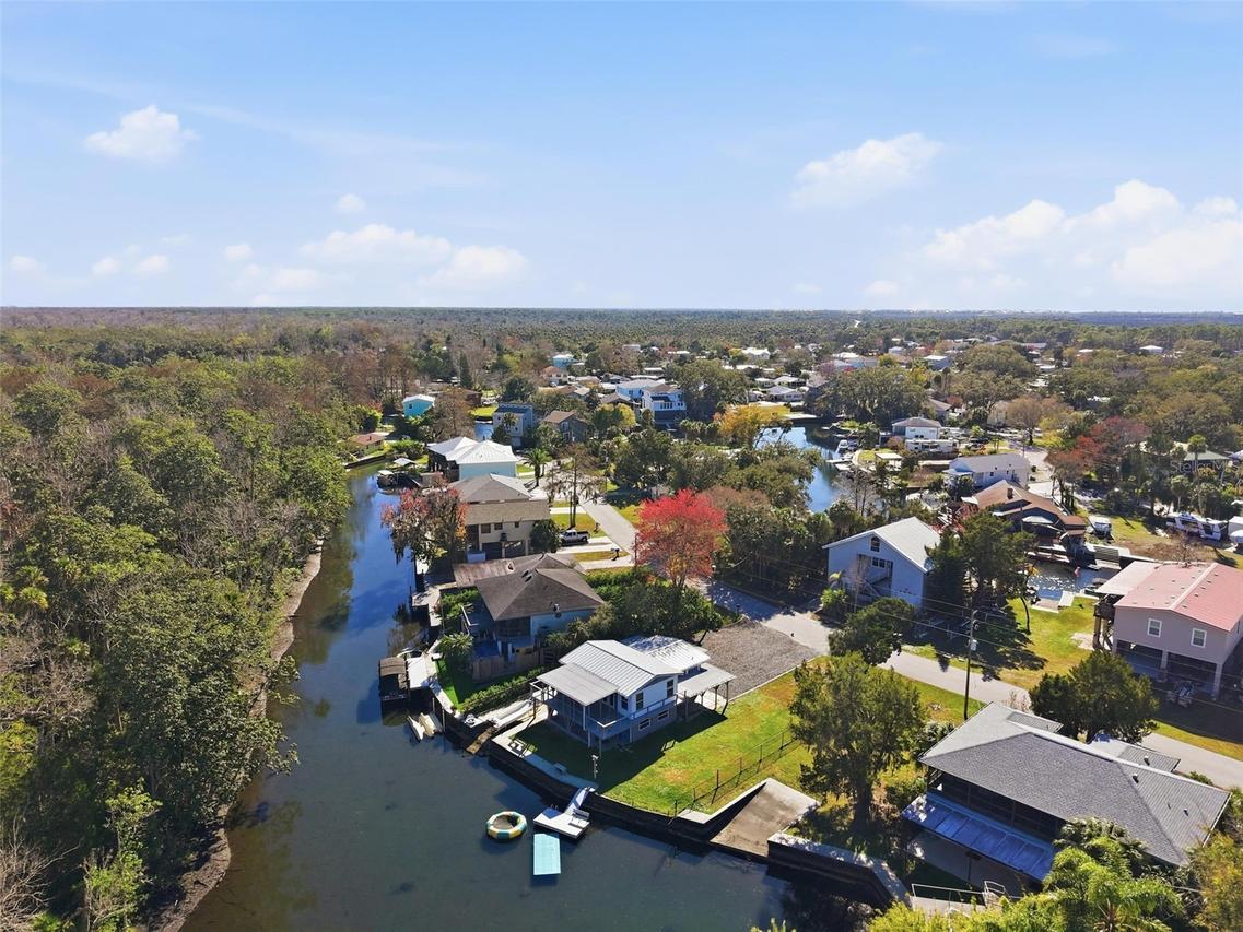 7266 Tropical Dr., Weeki Wachee, FL 34607