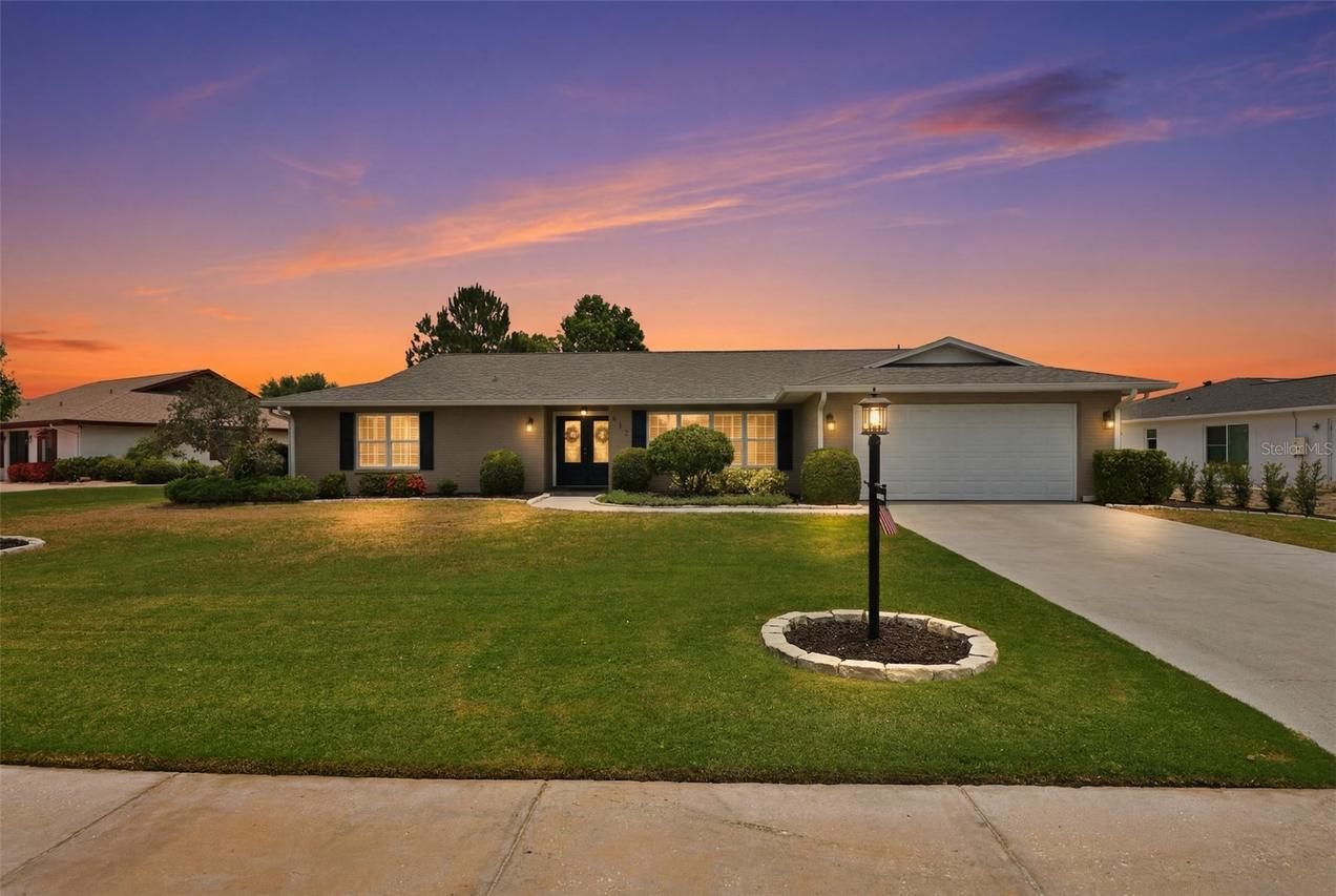 412 Stoneham Dr., Sun City Center, FL 33573