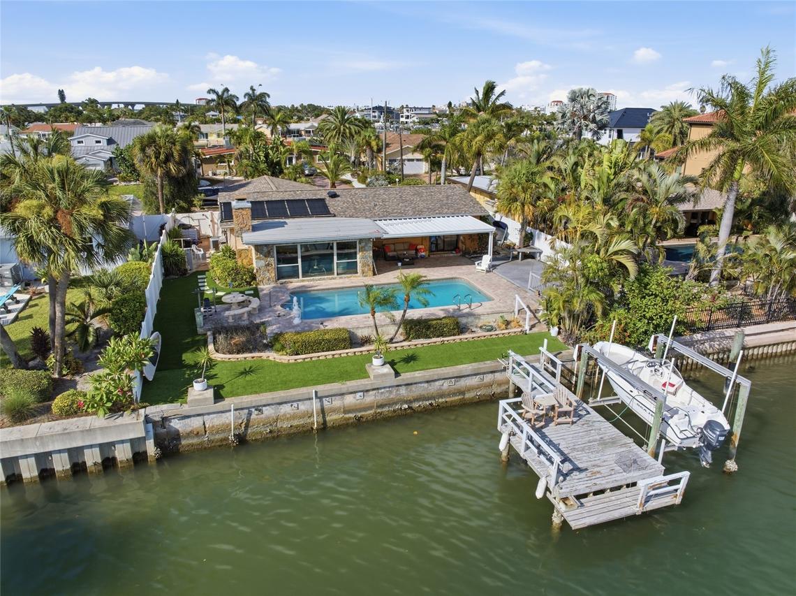 412 Hermosita Dr., St Petersburg, FL 33706