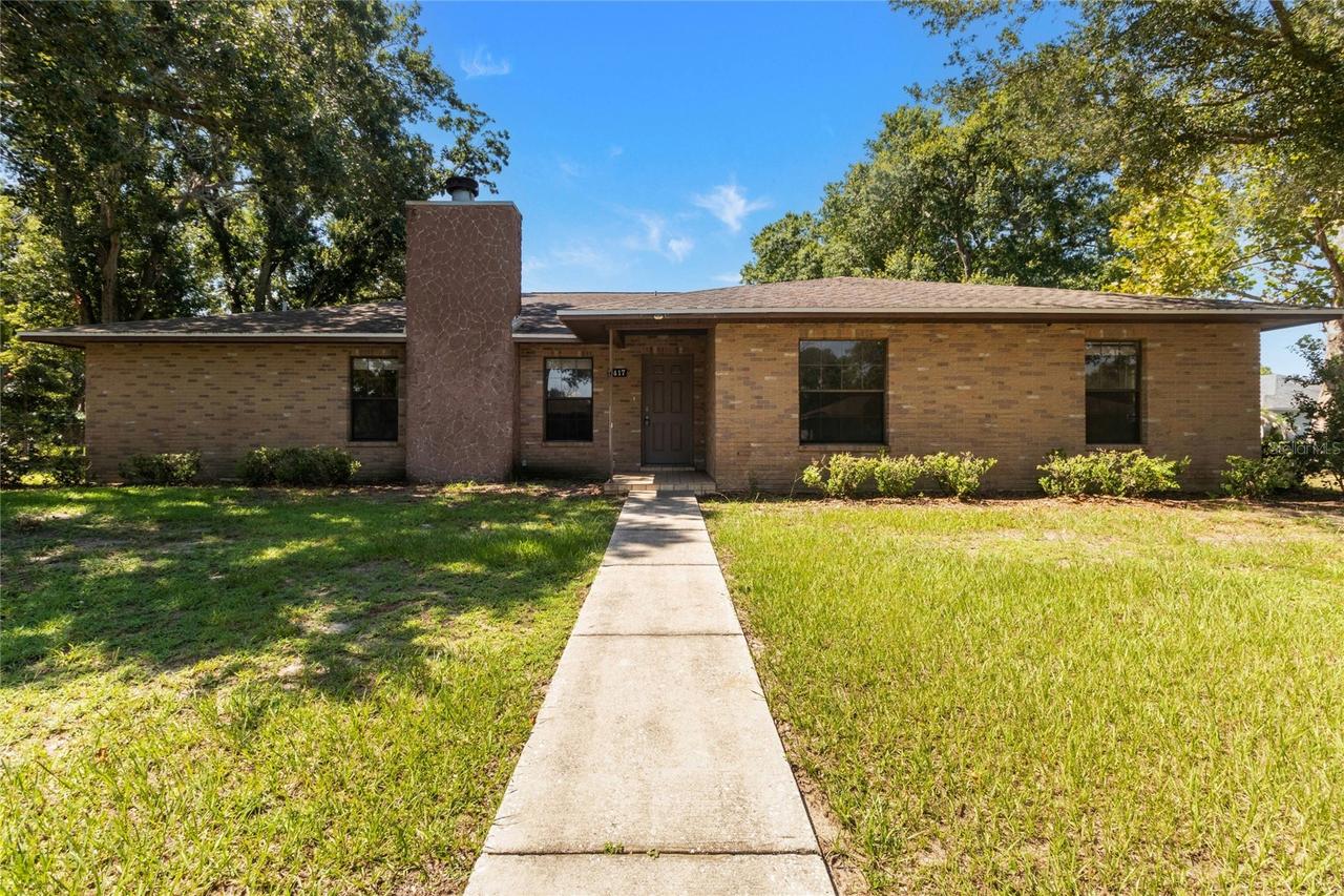 2417 Roslyn Ln., Lakeland, FL 33812