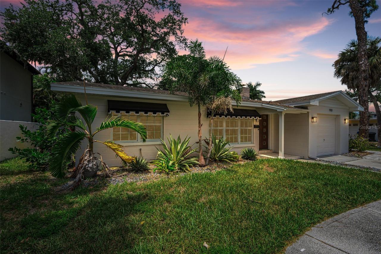 910 Snell Isle Blvd., St Petersburg, FL 33704
