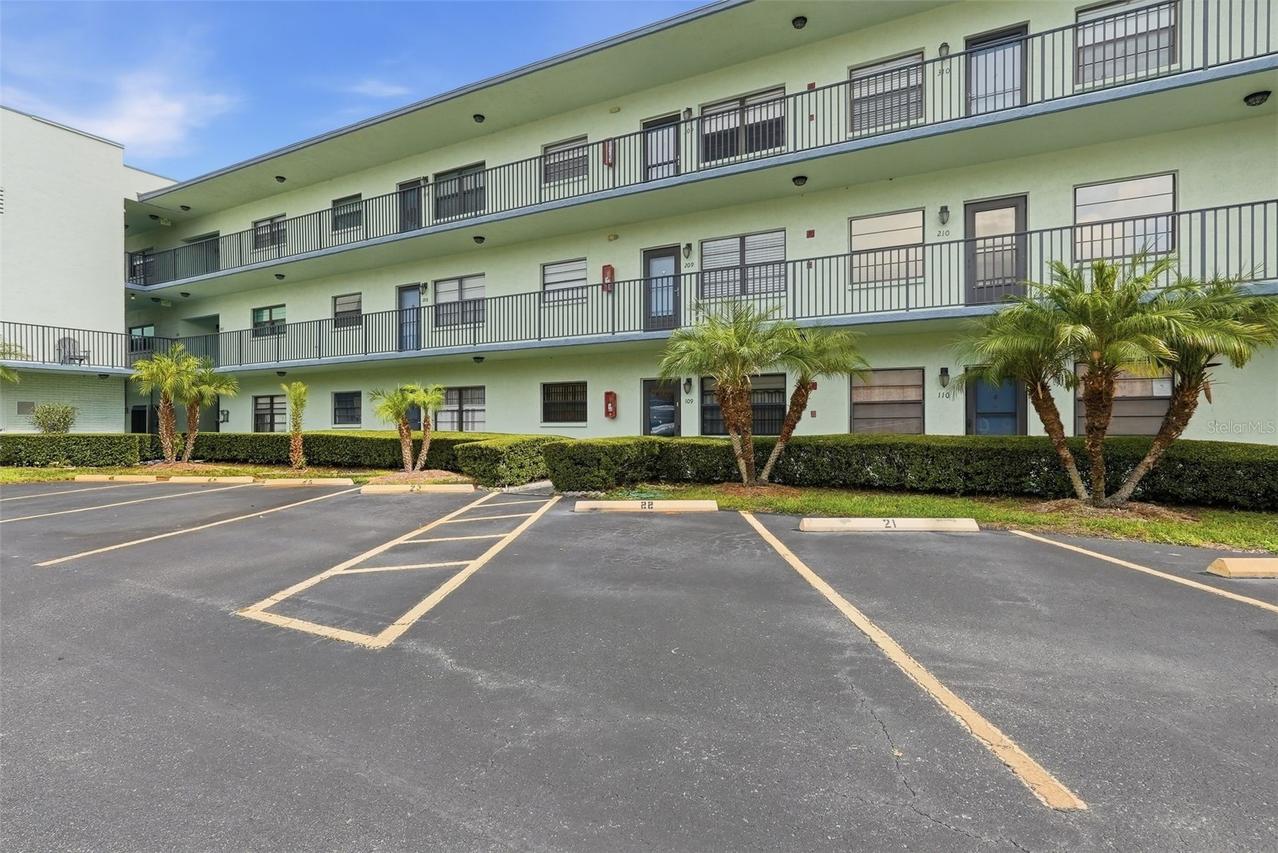 5973 Terrace Park Dr. #109, St Petersburg, FL 33709