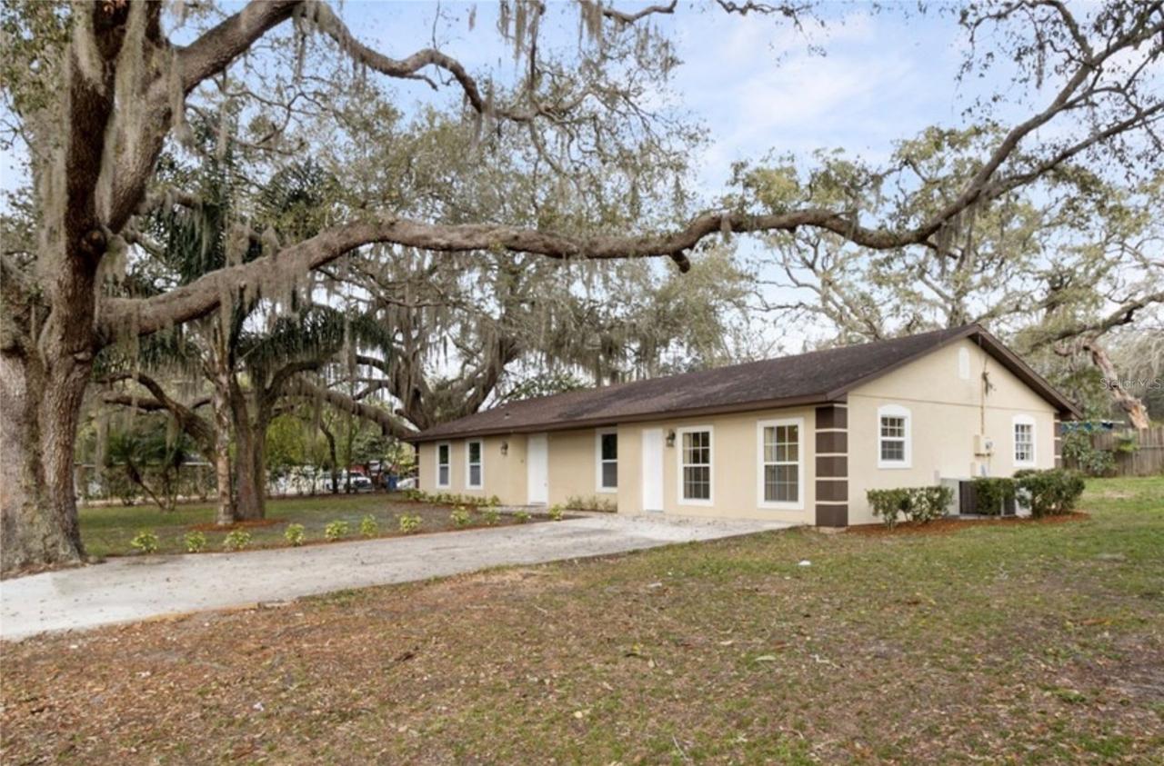 210 Pearl St., Mascotte, FL 34753