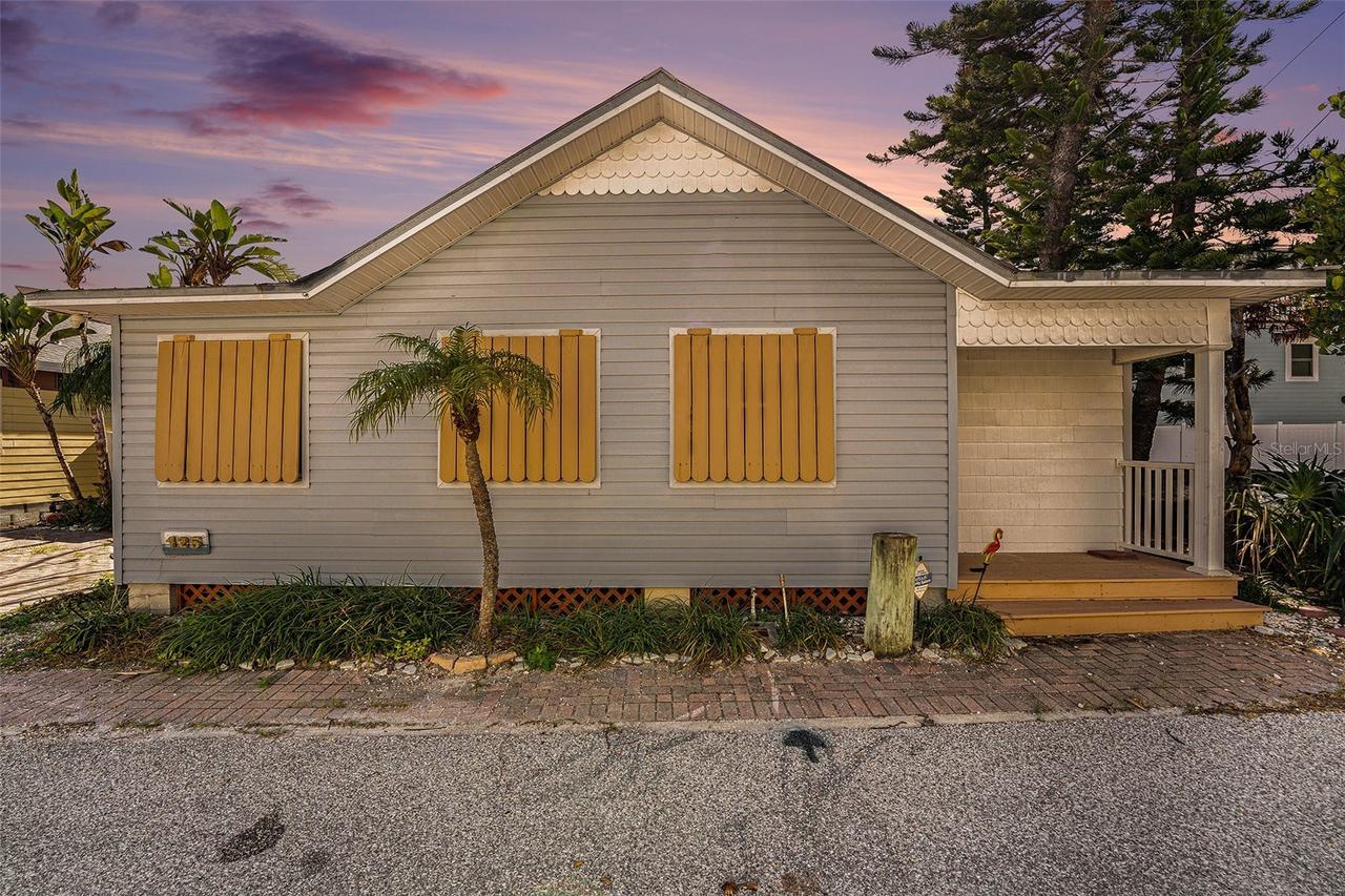 125 95th Ave., Treasure Island, FL 33706