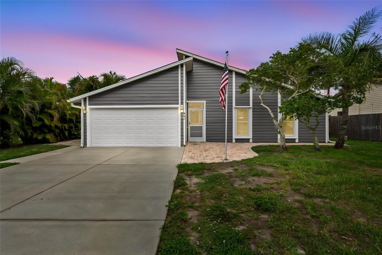 903 Plum Tree Ln., Sarasota, FL 34243