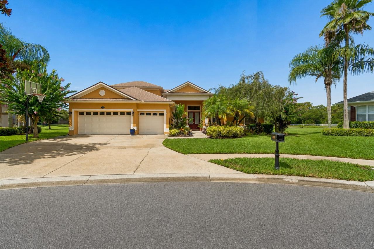 5303 Clouds Peak Dr., Lutz, FL 33558