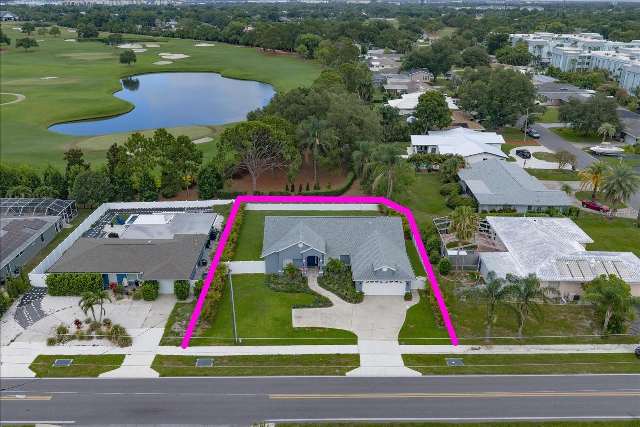 668 Mehlenbacher Rd., Belleair, FL 33756