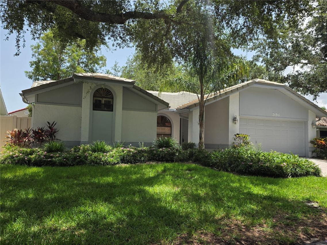 596 Quintana Pl., St Petersburg, FL 33703