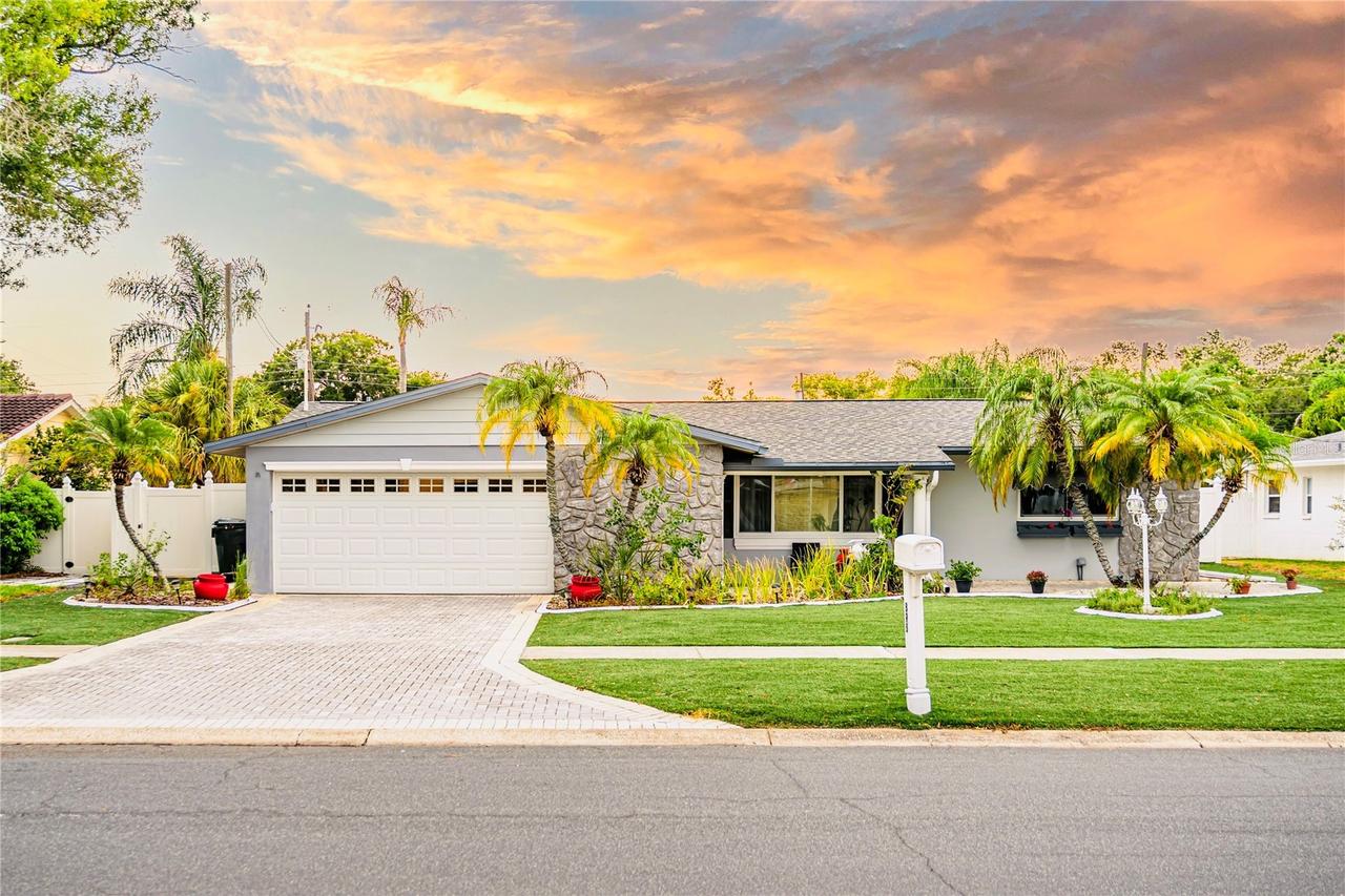 898 Corvette Dr., Largo, FL 33771