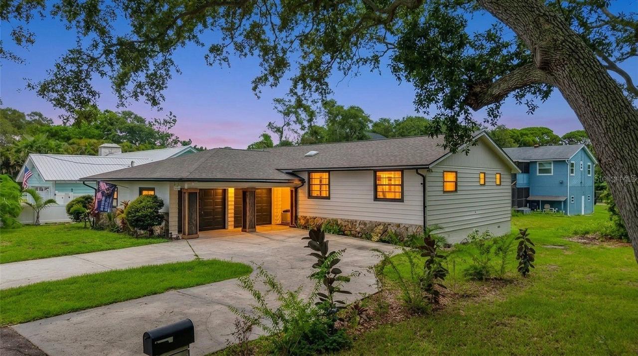 12756 Poinsettia Ave., Seminole, FL 33776
