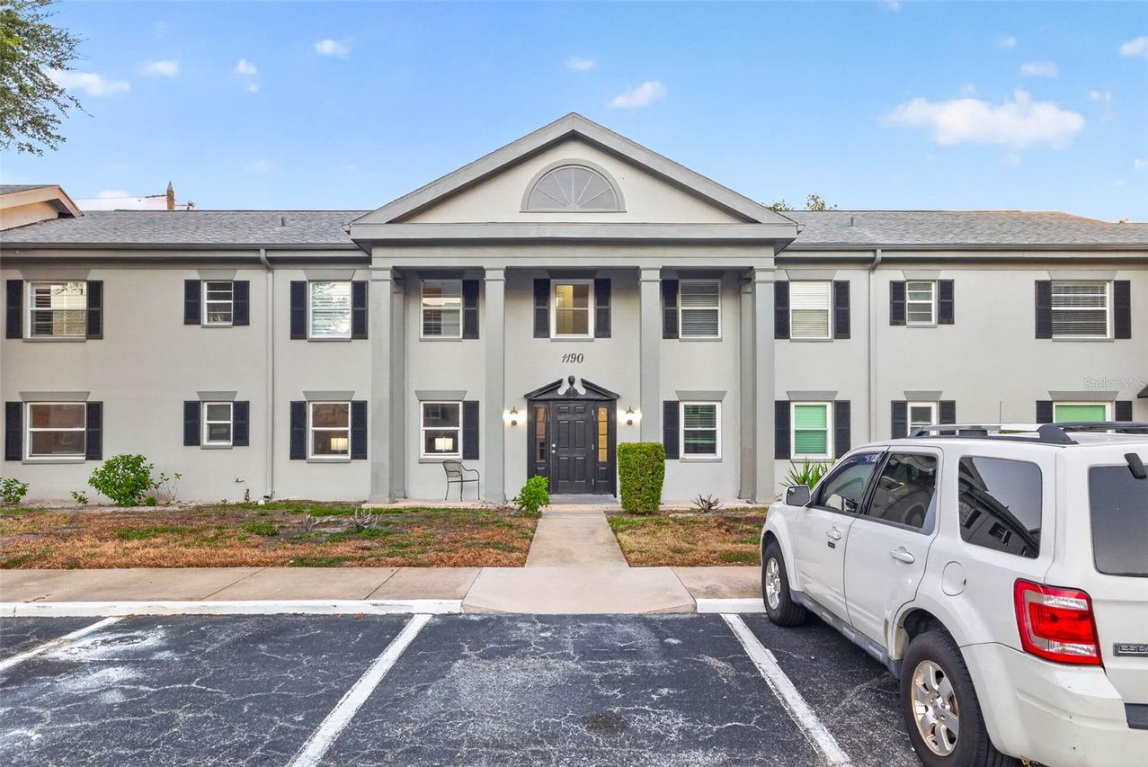 1190 Rue Des Chateaux #1A, St Petersburg, FL 33707