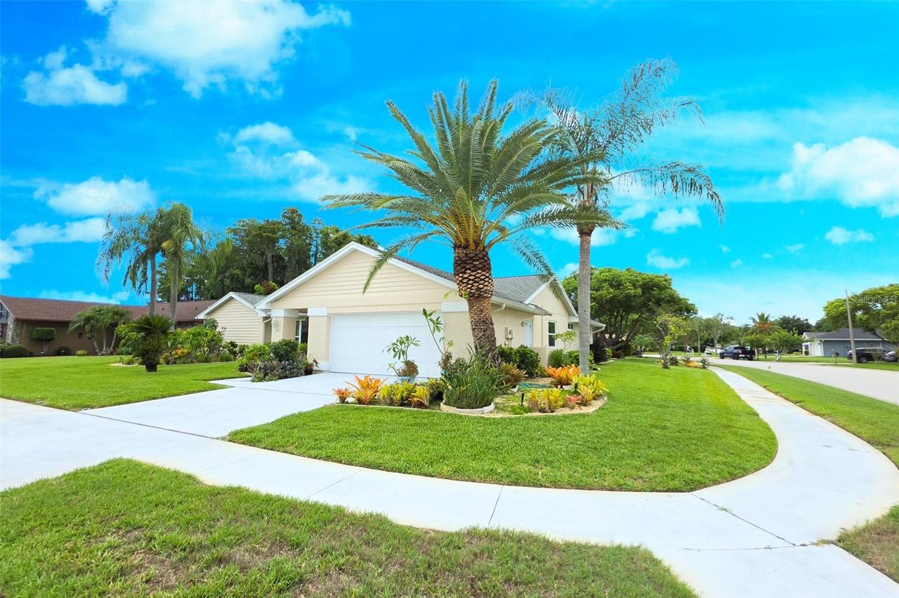 9927 Middlecoff Dr., New Port Richey, FL 34655