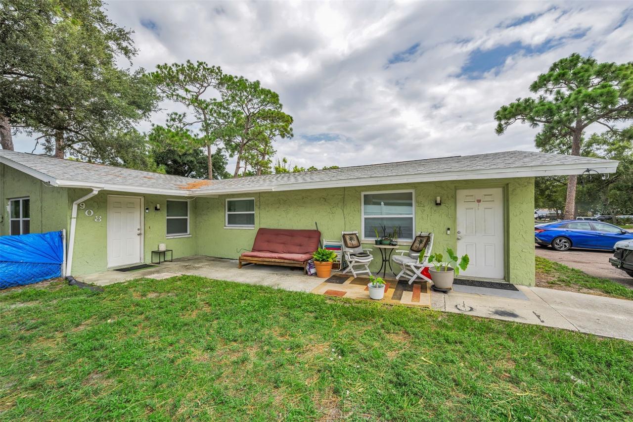 906/908 Lake Palms Dr., Largo, FL 33771