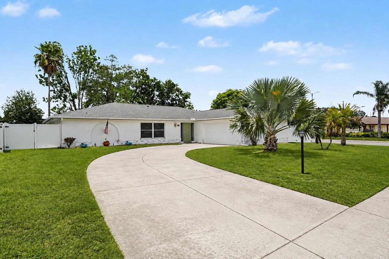 1501 New Bedford Dr., Sun City Center, FL 33573
