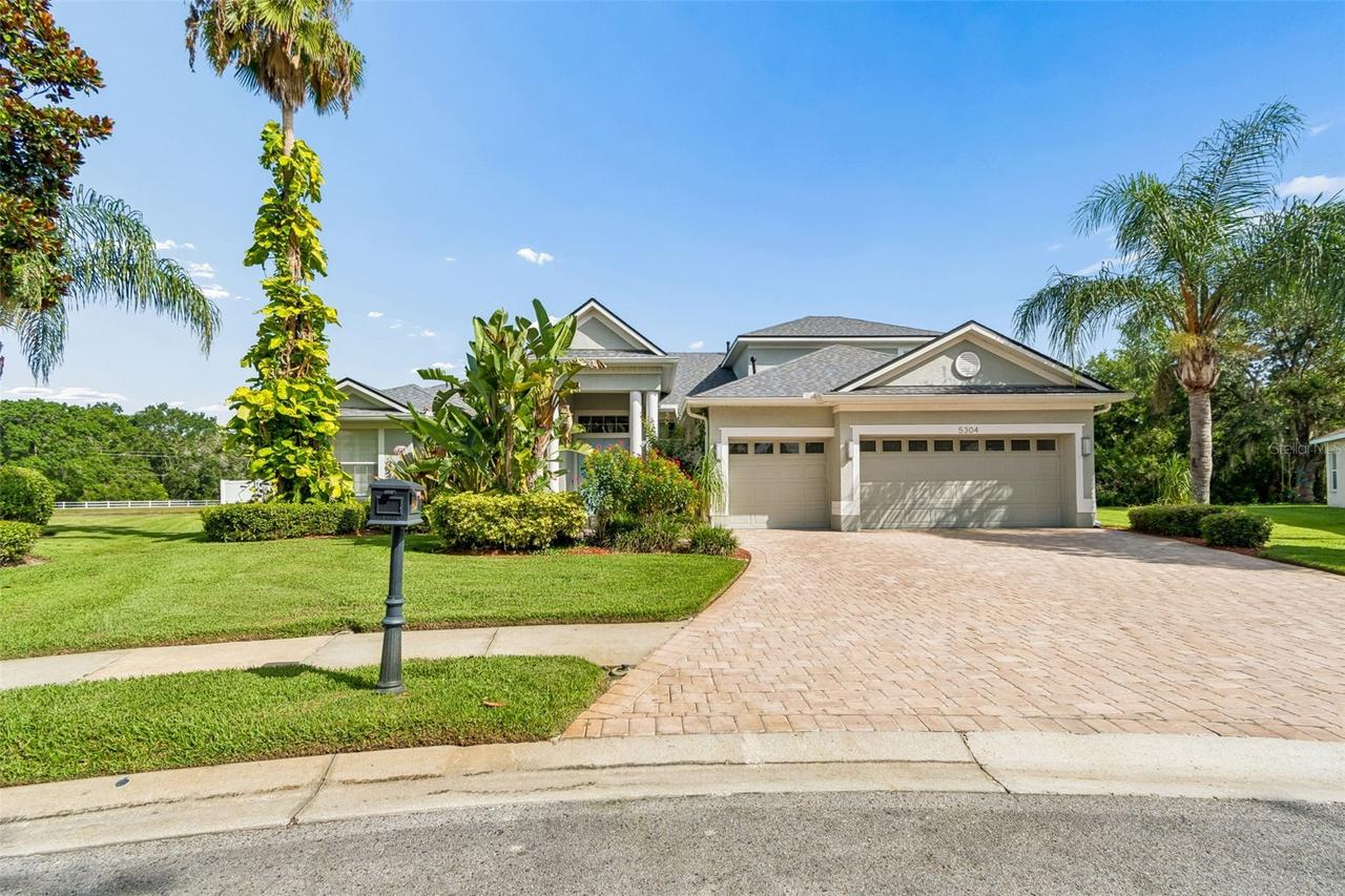 5304 Clouds Peak Dr., Lutz, FL 33558