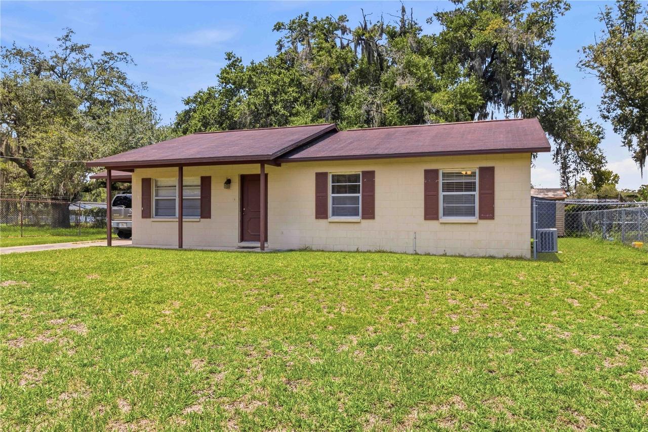 2113 Oakview Ln., Plant City, FL 33566