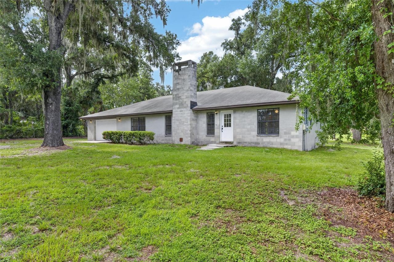 615 Thompson Rd., Lithia, FL 33547