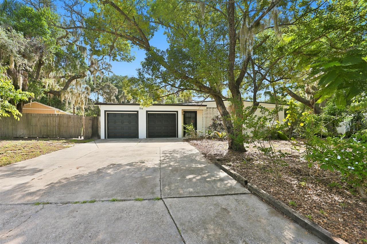 704 E River Dr., Tampa, FL 33617