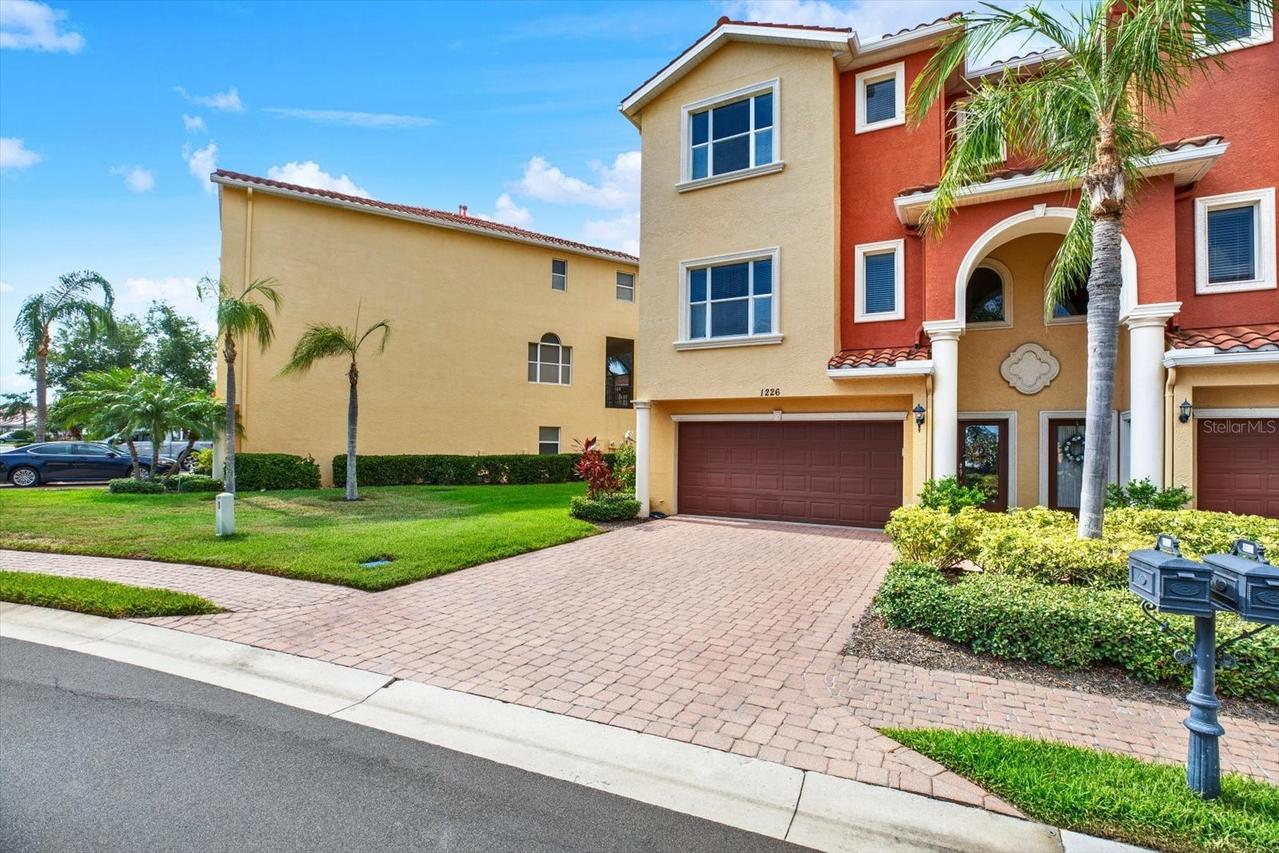 1226 3rd Street Cir., Palmetto, FL 34221