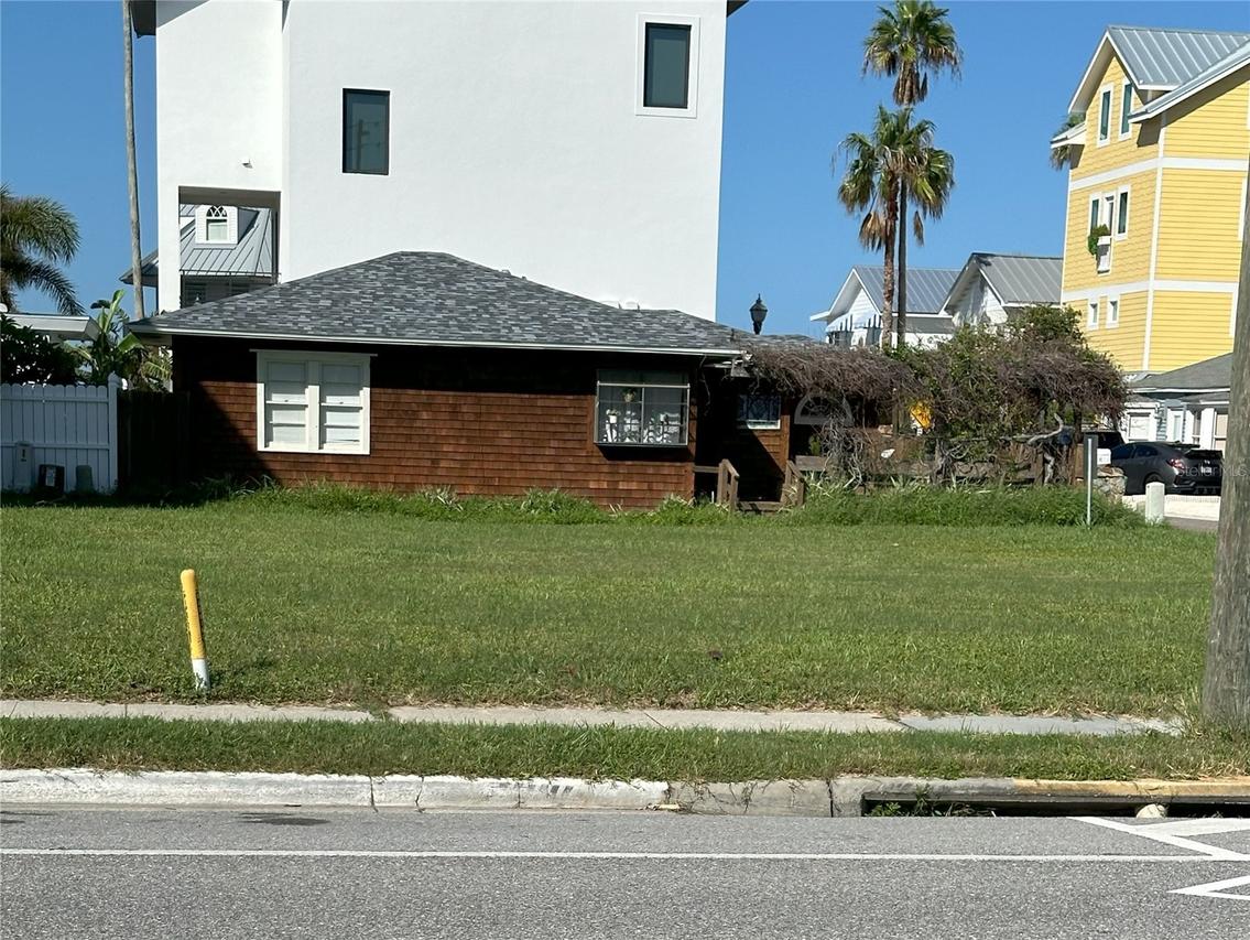 20 Gulf Blvd., Redington Shores, FL 33708