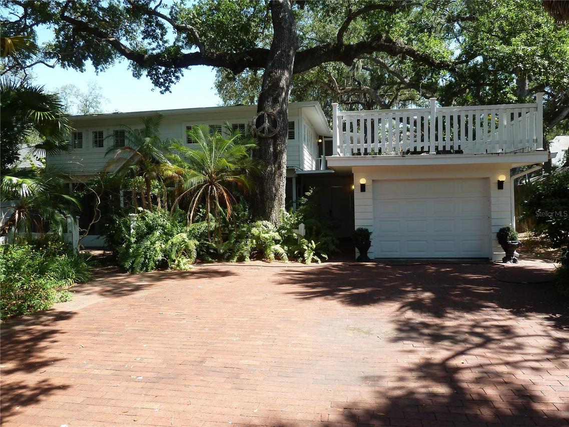 3302 W Villa Rosa St., Tampa, FL 33611