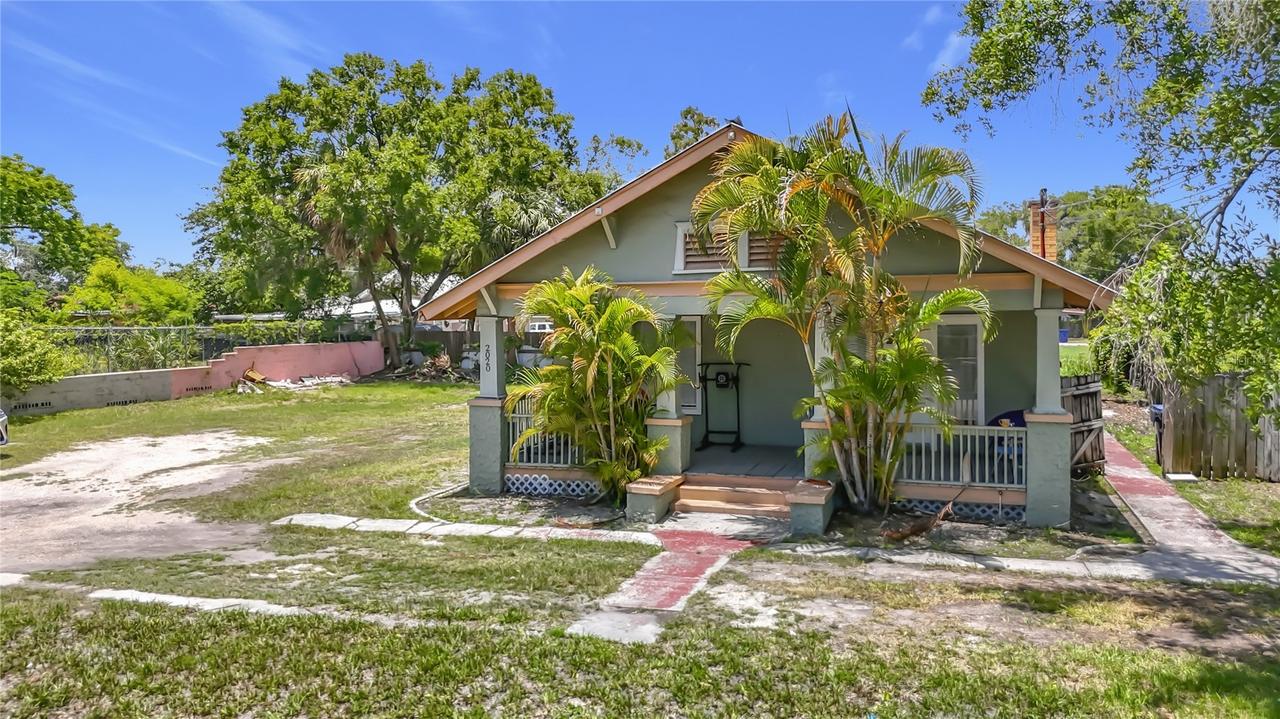 2020 Davis St., Tampa, FL 33605