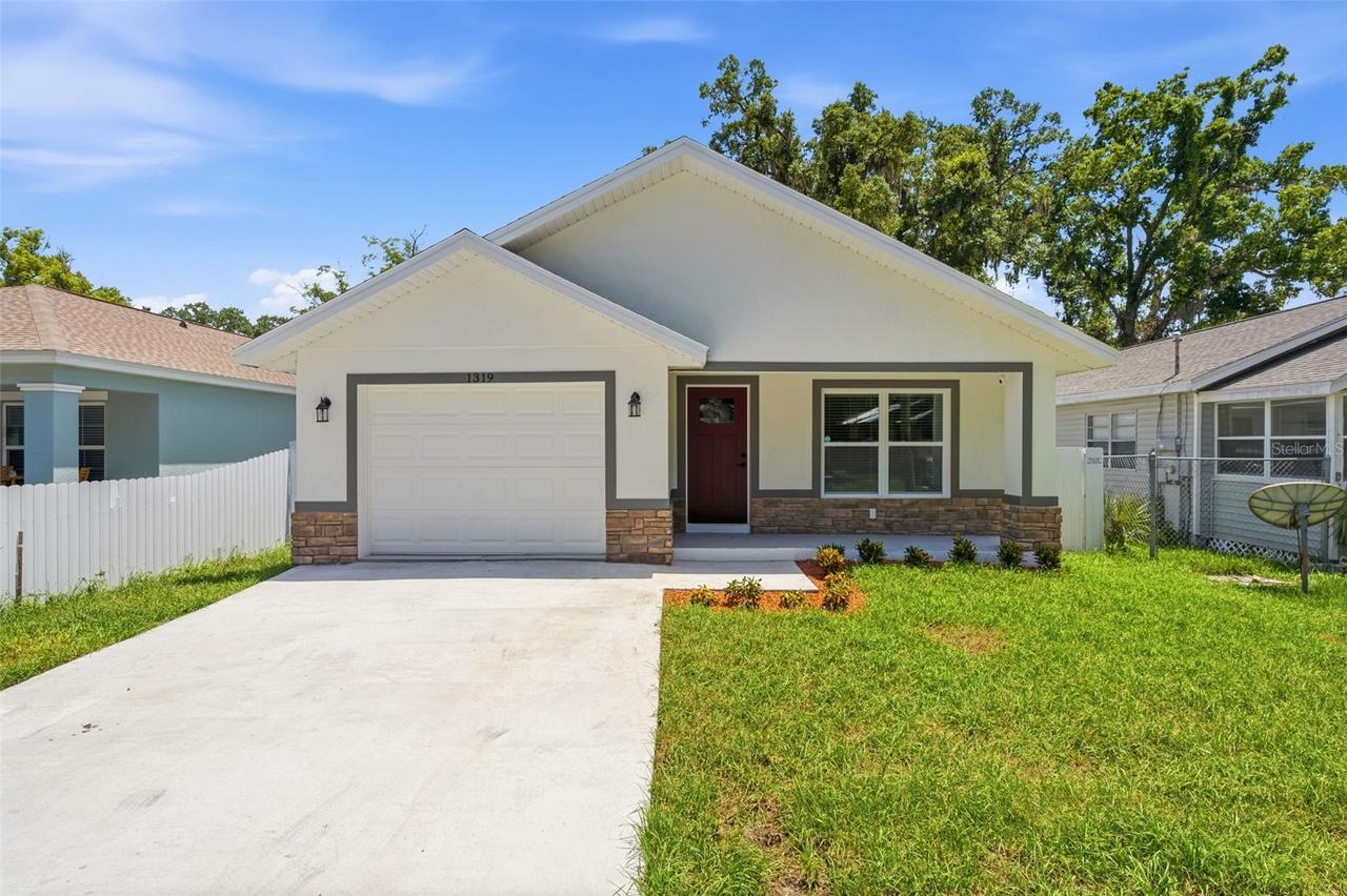 1319 E Church St., Plant City, FL 33563